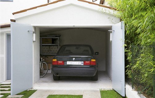 Распашные ворота для гаража
