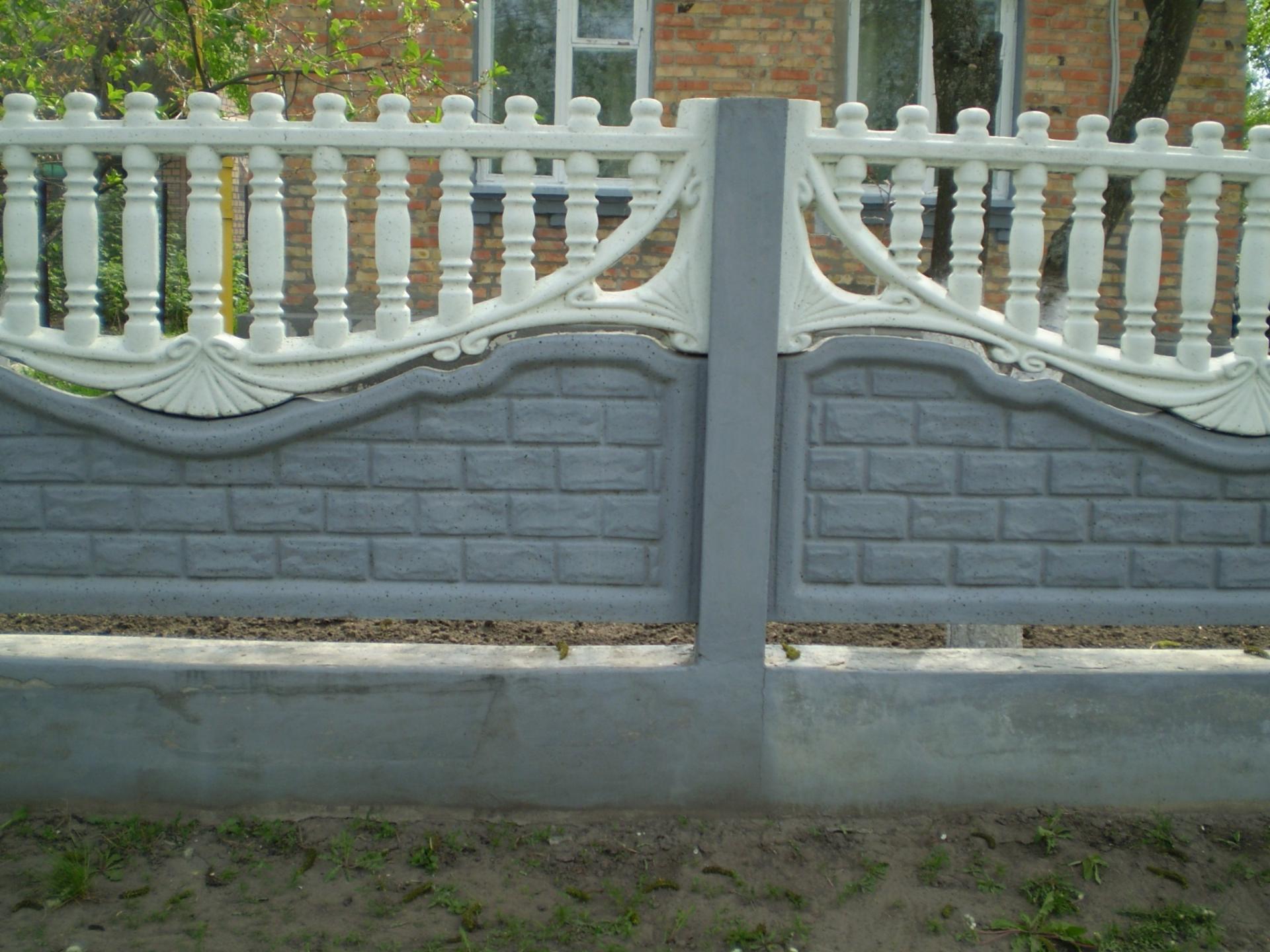 Как украсить бетонный забор