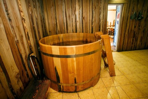 Деревянная купель в бане